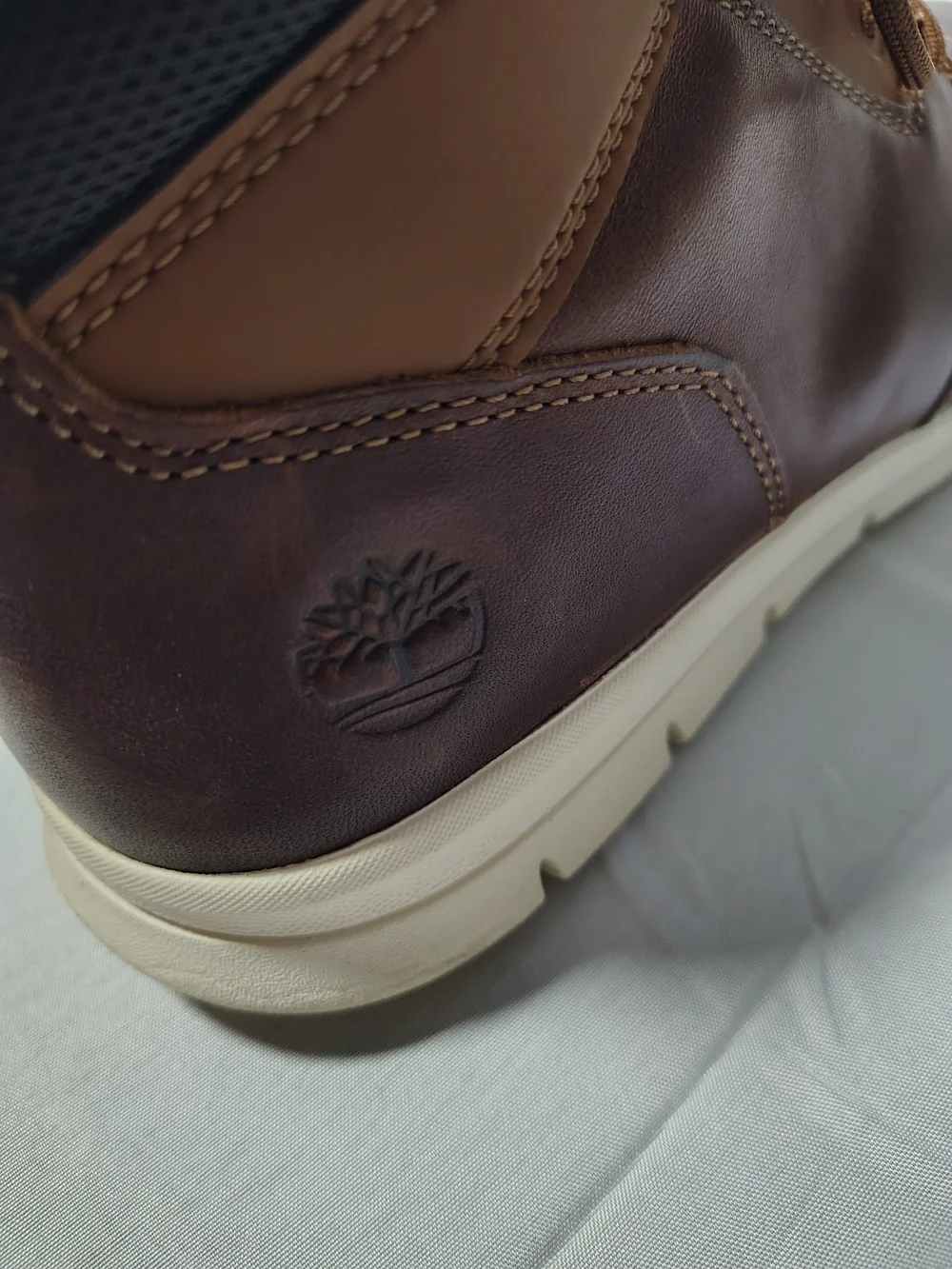 Men's Size 10 Leather Hoverlite Chukka Sneaker Boots